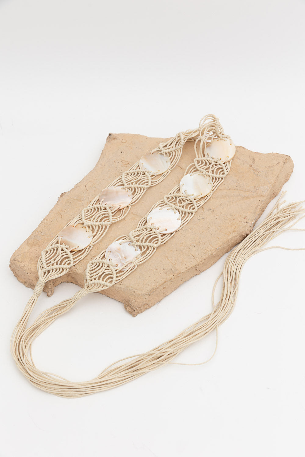 Bohemian Macramé Belt – Handwoven with Seashell Accents