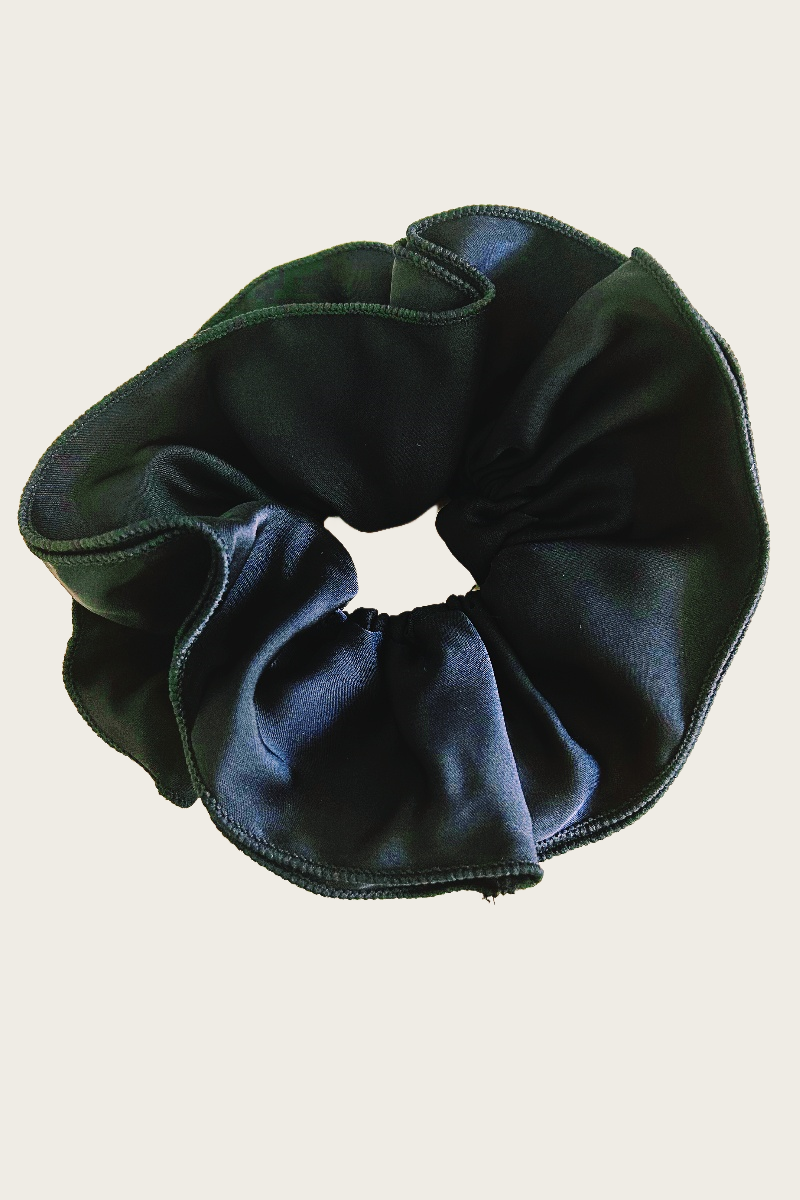 Parisian Satin Scrunchies – Retro Hair Ties with Luxe Feel 🌟🎀