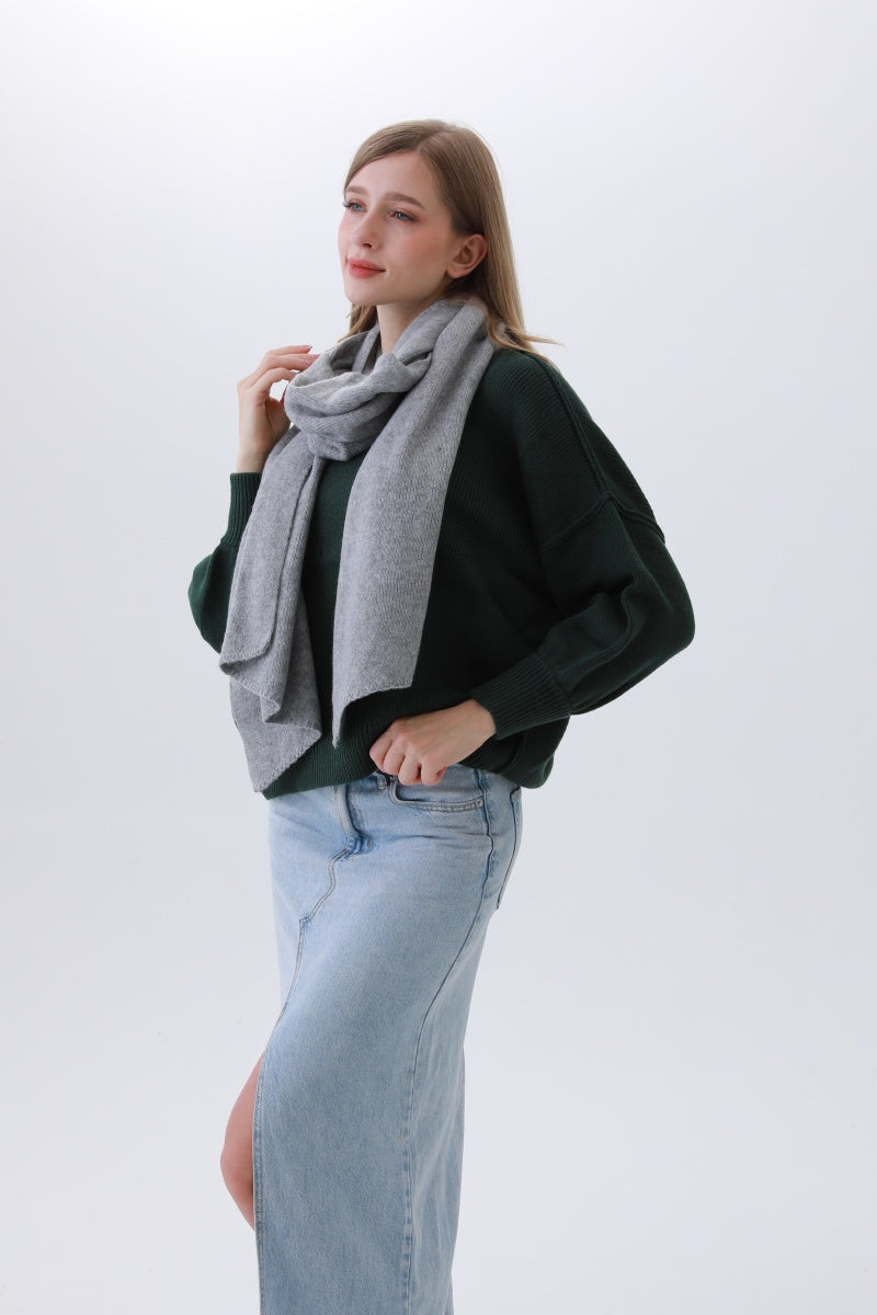 Classic Bias-Cut Scarf – Woven Elegance & Timeless Style ✨🧣