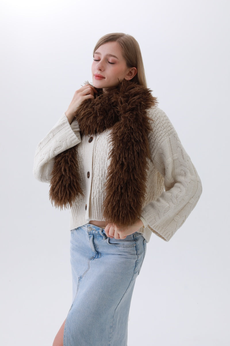 Luxe Feather-Trim Scarf – Plush Winter Elegance ❄️