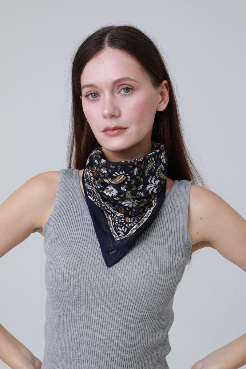 Printed Square Bandanas – Versatile Hair & Neck Scarf Set 🌸🧣