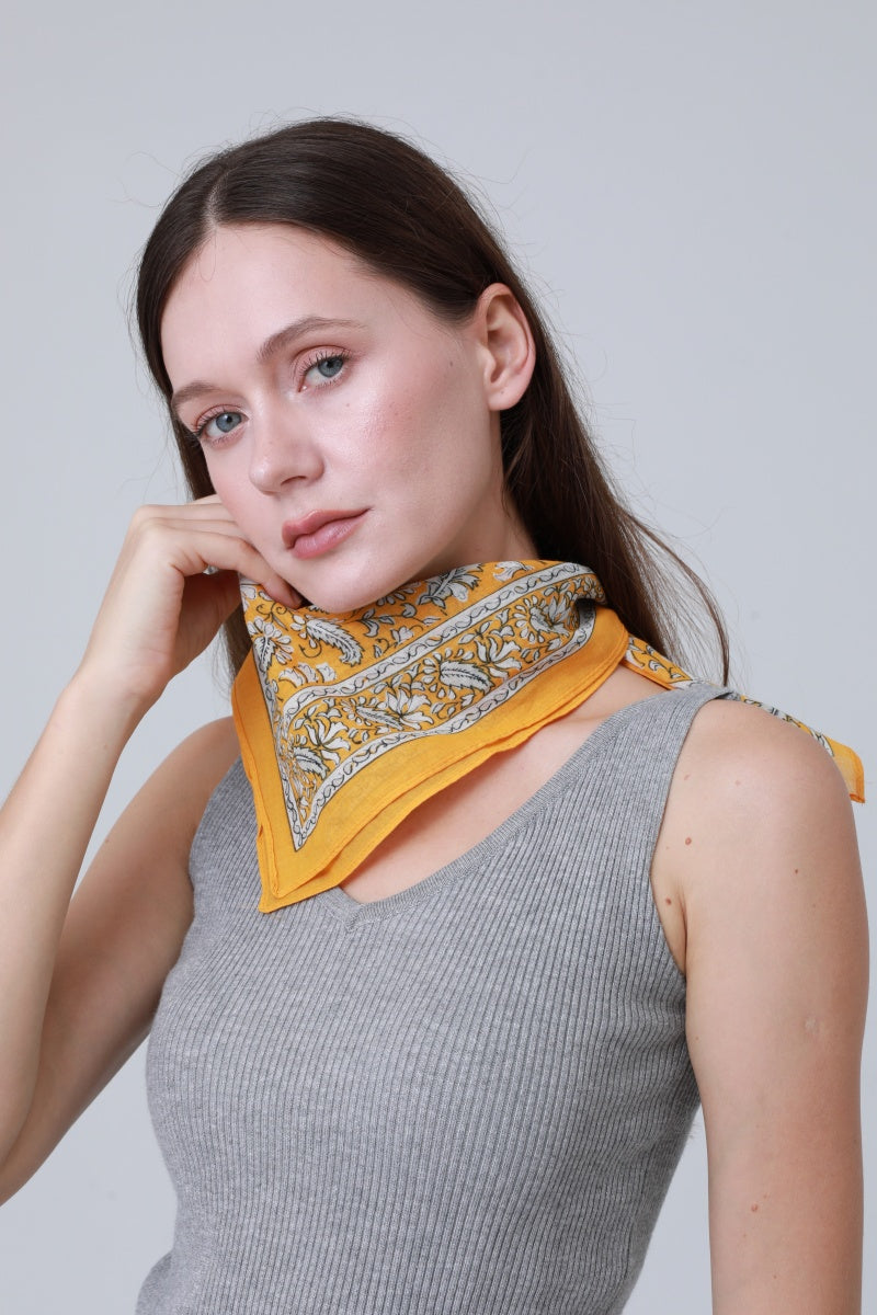 Printed Square Bandanas – Versatile Hair & Neck Scarf Set 🌸🧣
