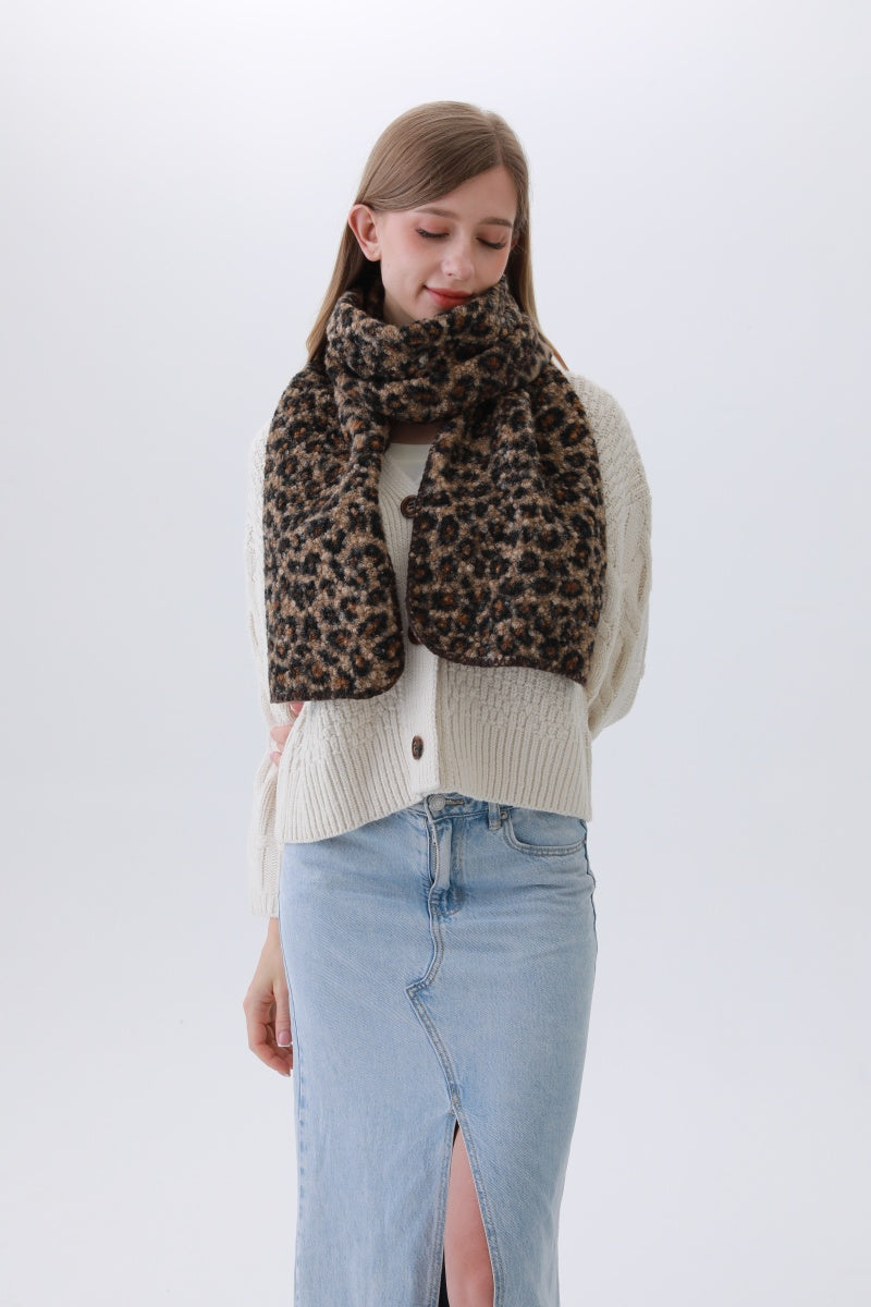 Leopard Print Woven Scarf – Animal Pattern Accent 🐆✨