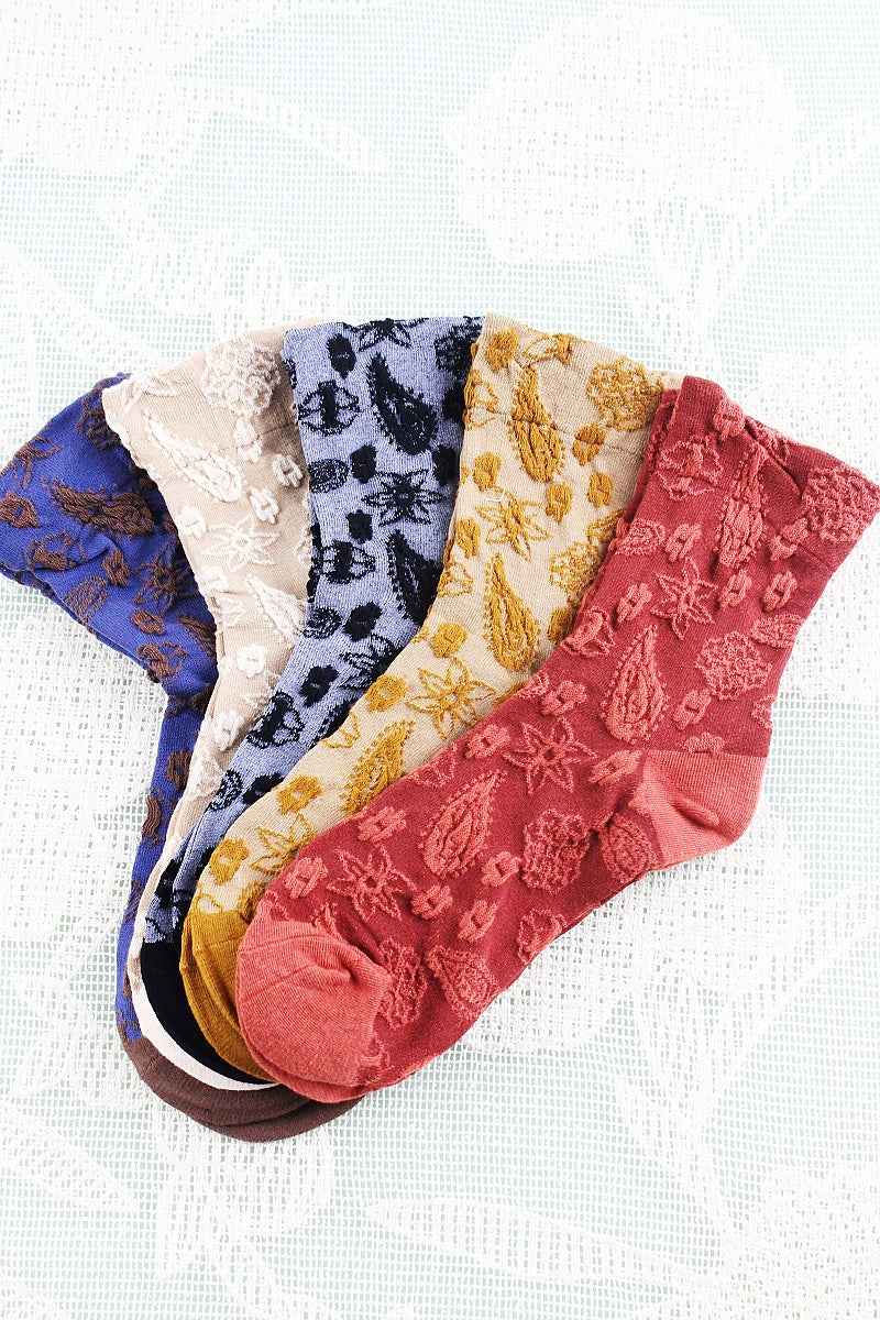 Cashew-Print Socks – Lightweight & Breathable Comfort 🌰🧦