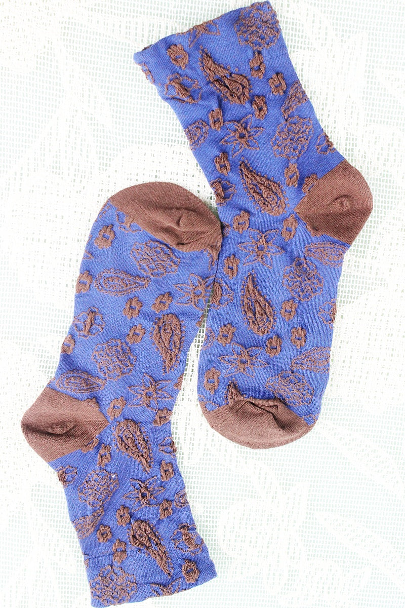 Cashew-Print Socks – Lightweight & Breathable Comfort 🌰🧦