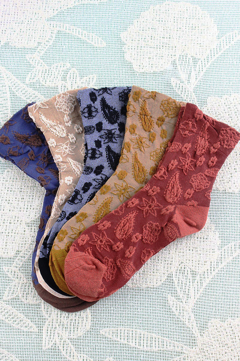 Cashew-Print Socks – Lightweight & Breathable Comfort 🌰🧦