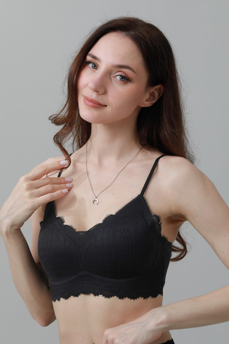 CloudSoft Wireless Bra – Lace Detail &amp; Invisible Fit 🌸☁️