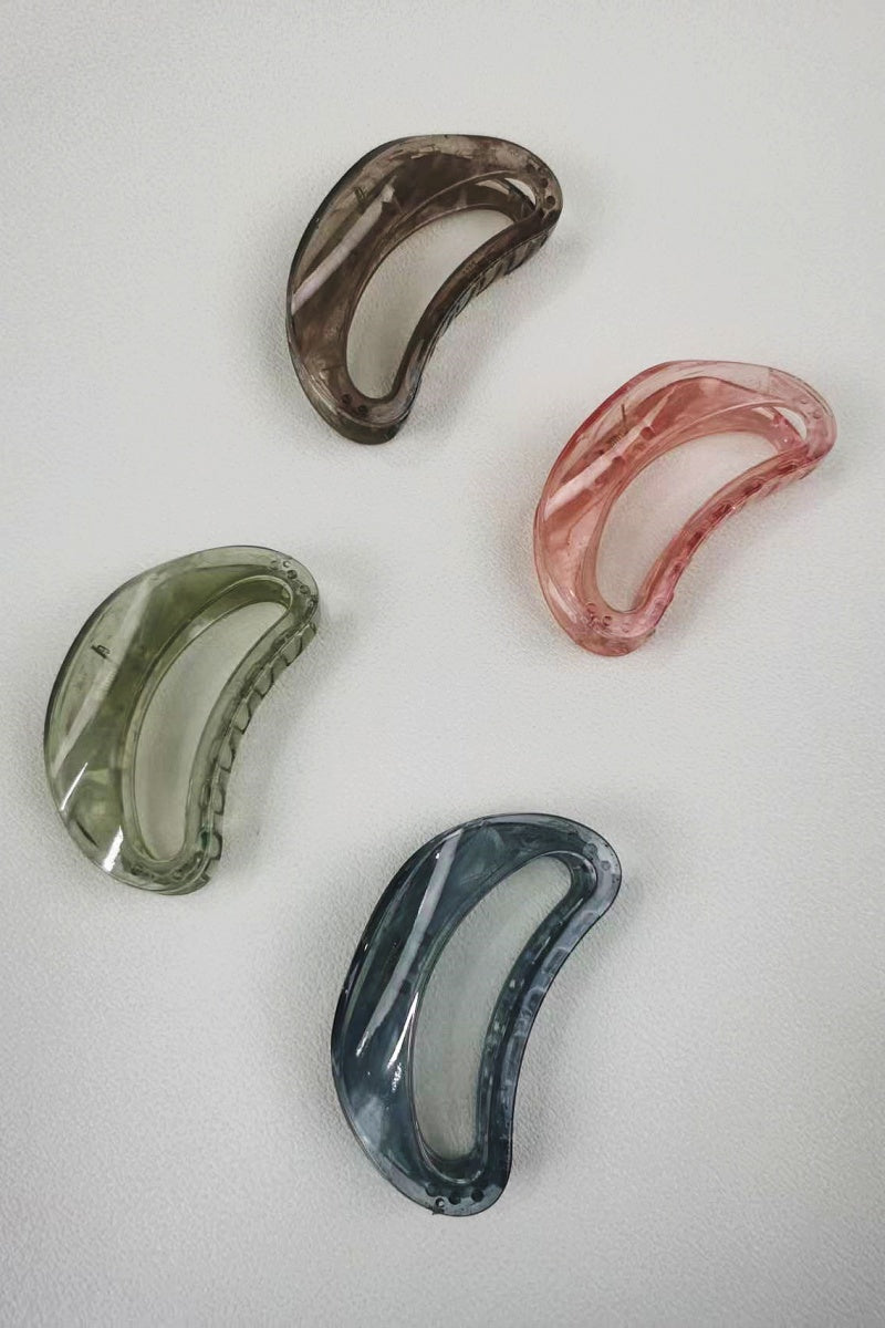 Crescent Moon Hair Clip – Minimalist Curve Design 🌙
