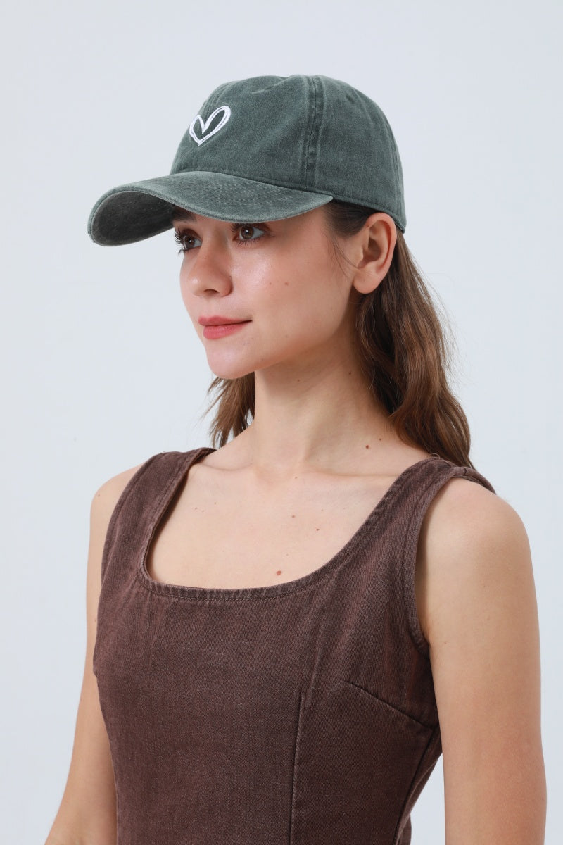 Heart Embroidered Washed Baseball Cap – Adjustable &amp; Vintage ⚾❤️