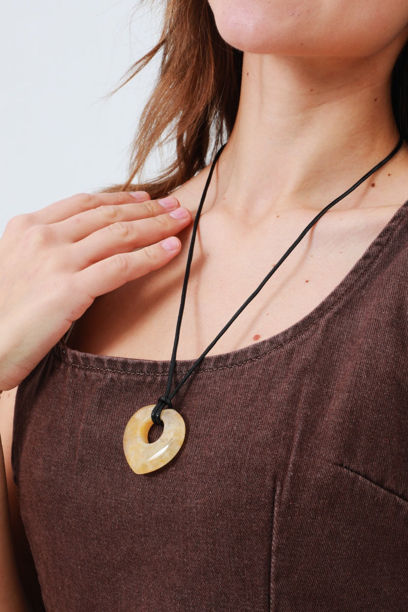 Hollow Heart Gemstone Pendant Necklace for Women – Delicate &amp; Meaningful 💎