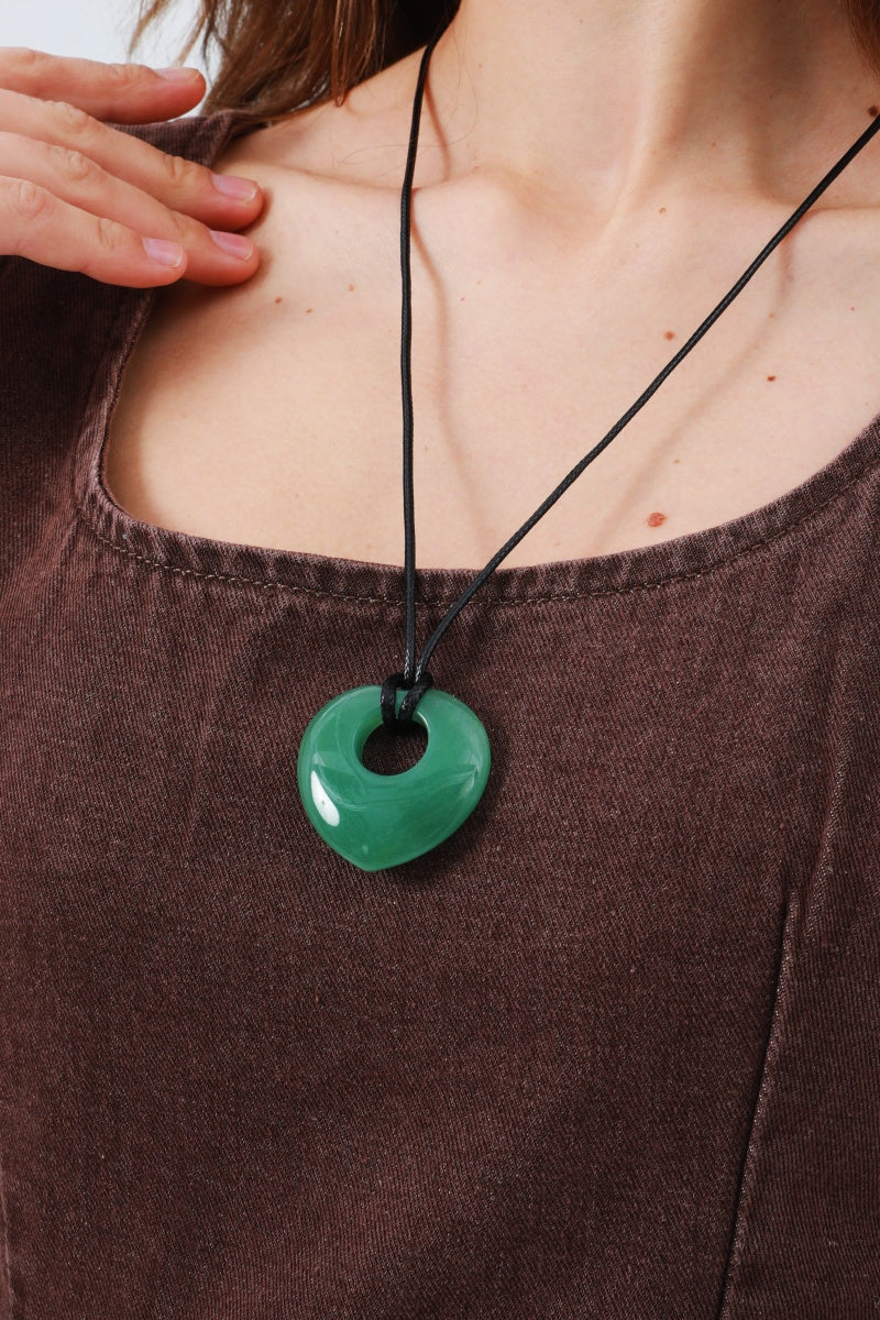 Hollow Heart Gemstone Pendant Necklace for Women – Delicate &amp; Meaningful 💎