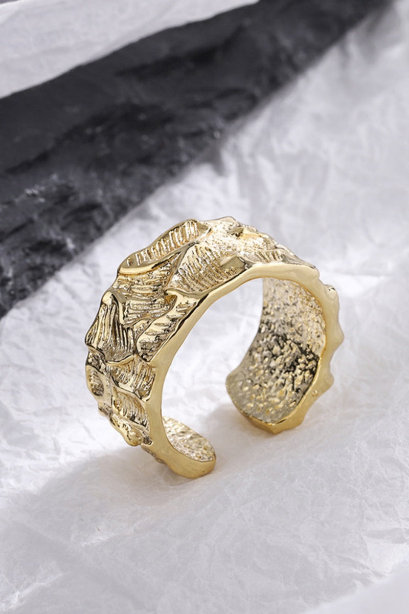 Geometric Nugget Ring – Textured Minimalist Jewelry ✨⛓️