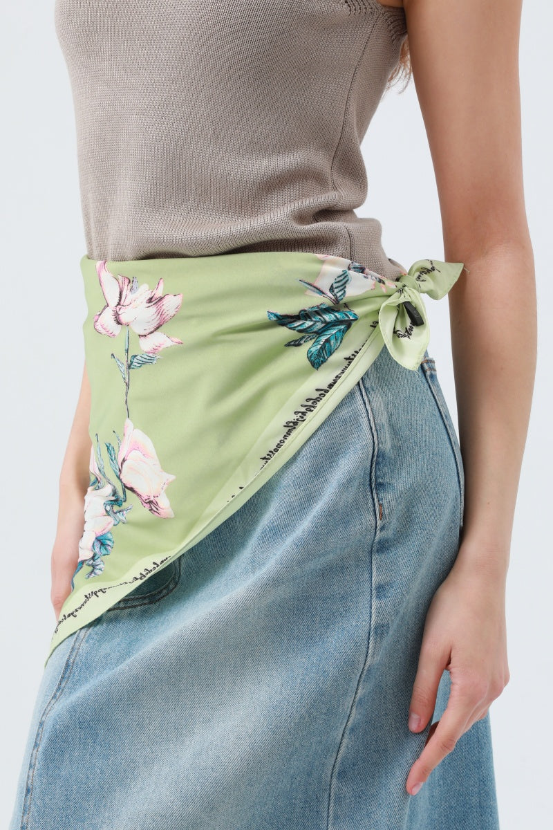 Camelia Floral Print Bandana – Smooth &amp; Chic Scarf 🌺